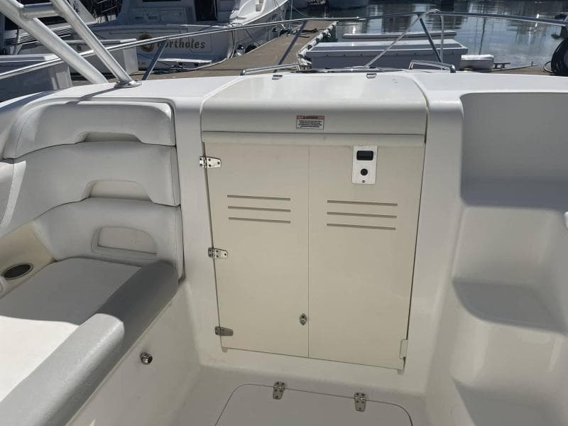 2008 Boston Whaler 320 Outrage Cuddy Cabin