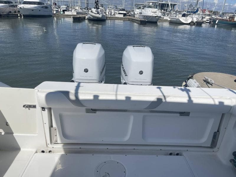 2008 Boston Whaler 320 Outrage Cuddy Cabin