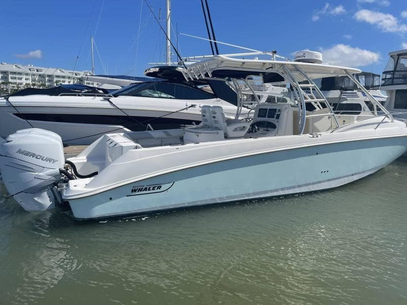 2008 Boston Whaler 320 Outrage Cuddy Cabin