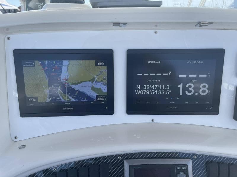 2008 Boston Whaler 320 Outrage Cuddy Cabin