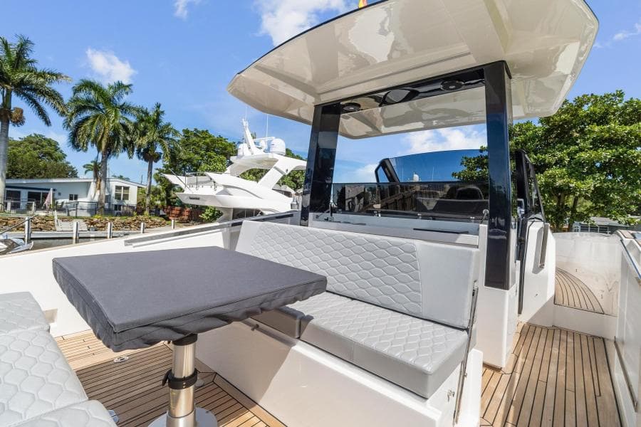 2023 Astondoa 377 Coupe Outboard