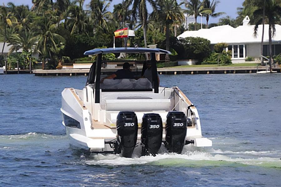 2023 Astondoa 377 Coupe Outboard