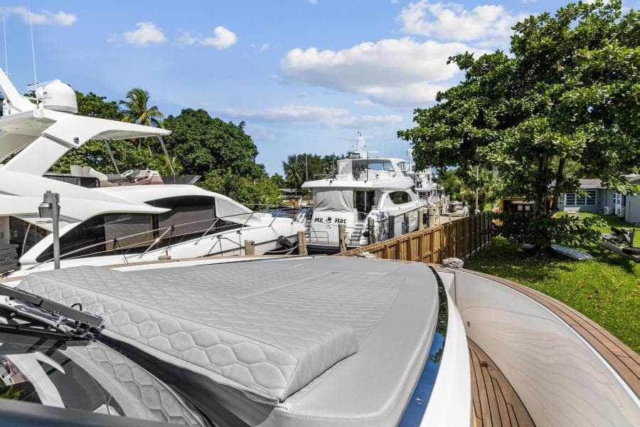 2023 Astondoa 377 Coupe Outboard