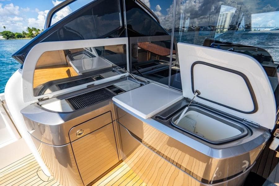 2020 Princess V60