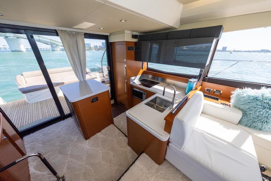 2016 Prestige 550 S