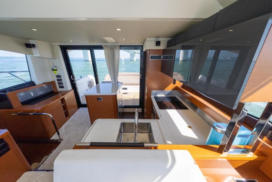 2016 Prestige 550 S