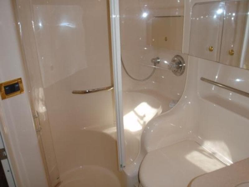 1999 Sea Ray Express Cruiser
