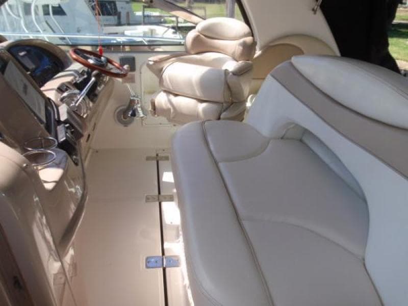 1999 Sea Ray Express Cruiser