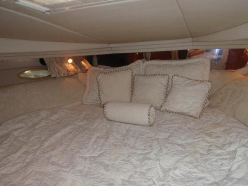 1999 Sea Ray Express Cruiser
