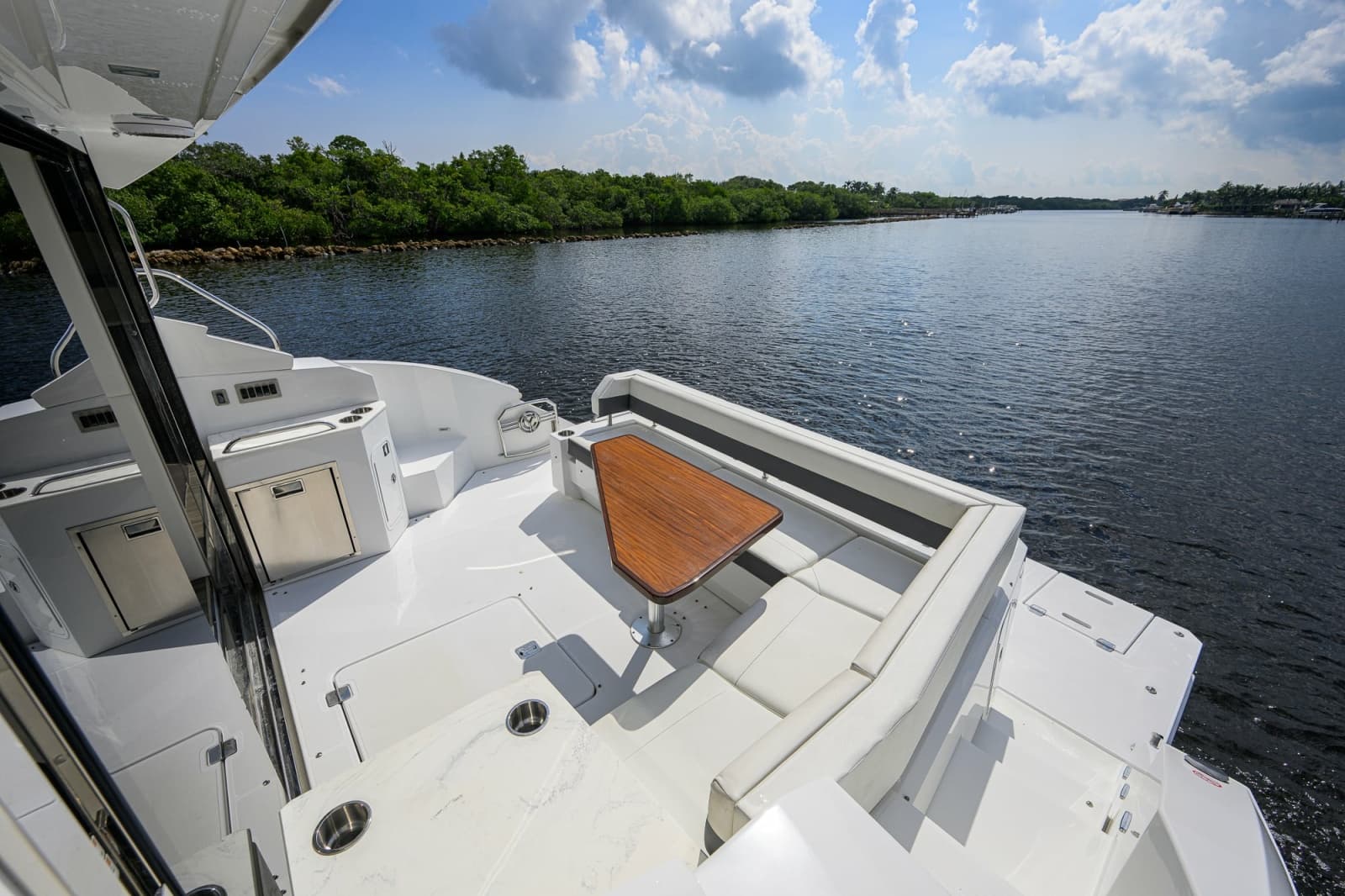 2020 Cruisers 46 Cantius