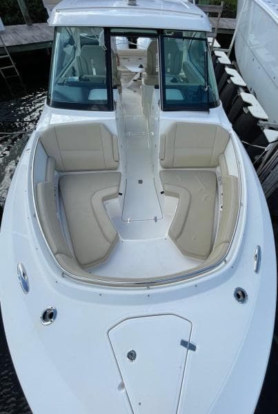 2018 Pursuit 325 DC