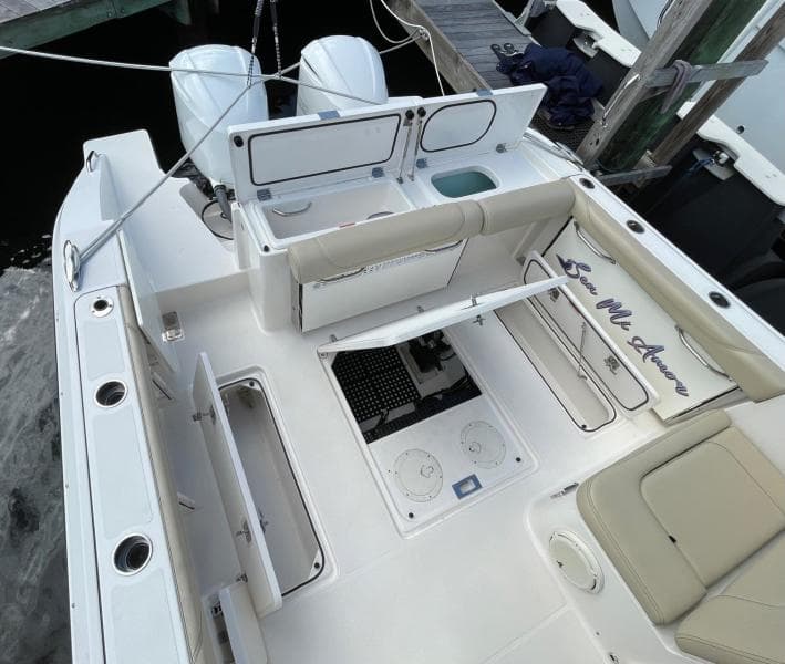 2018 Pursuit 325 DC