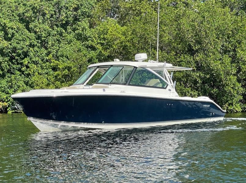 2018 Pursuit 325 DC