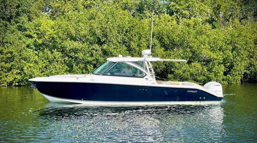 2018 Pursuit 325 DC