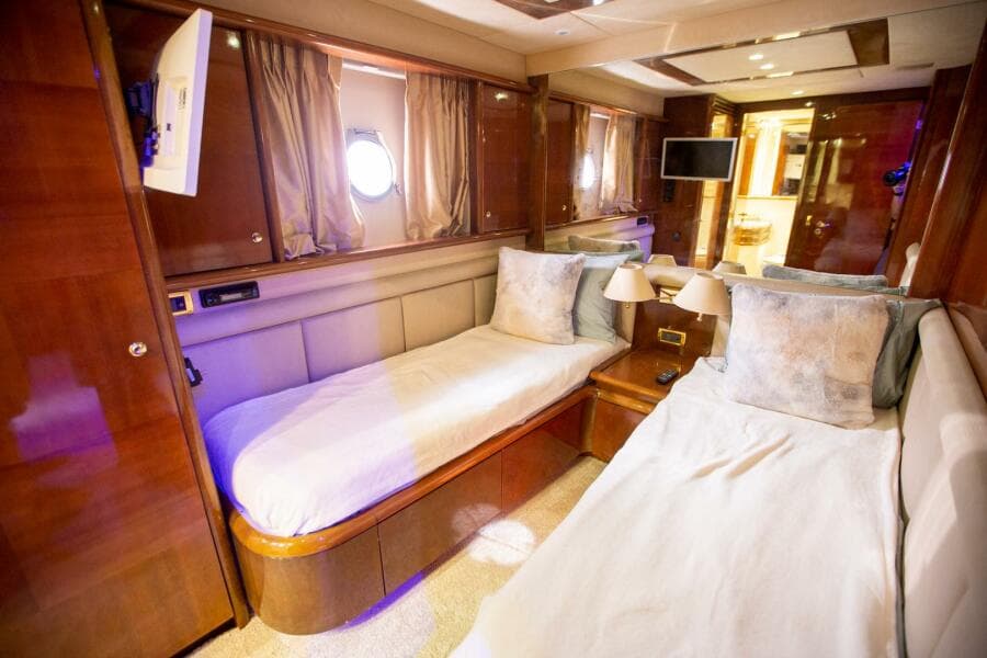 2003 Azimut 74 Solar