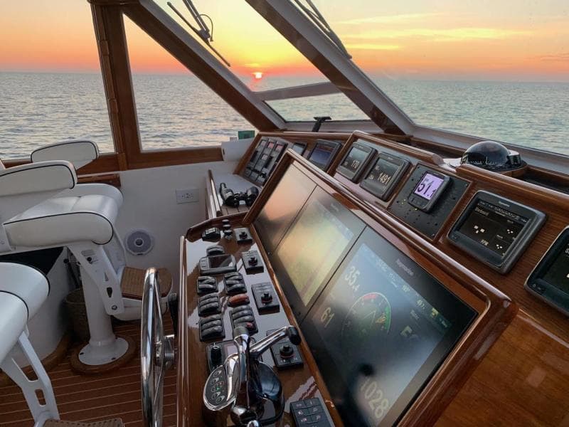 1998 Viking 54 Sport Yacht