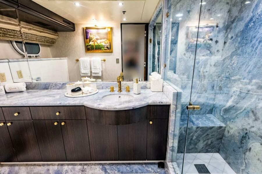 GUEST ENSUITE