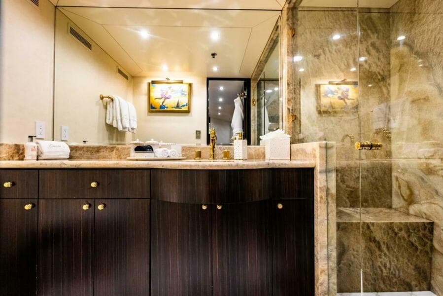 GUEST ENSUITE