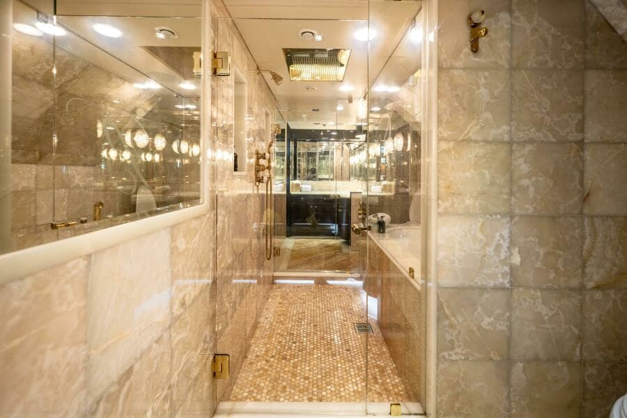 MASTER ENSUITE