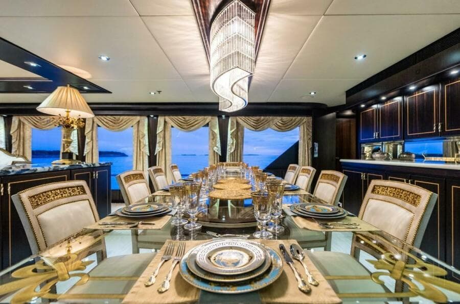 FORMAL DINING