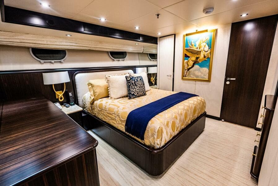 PORT FWD GUEST STATEROOM