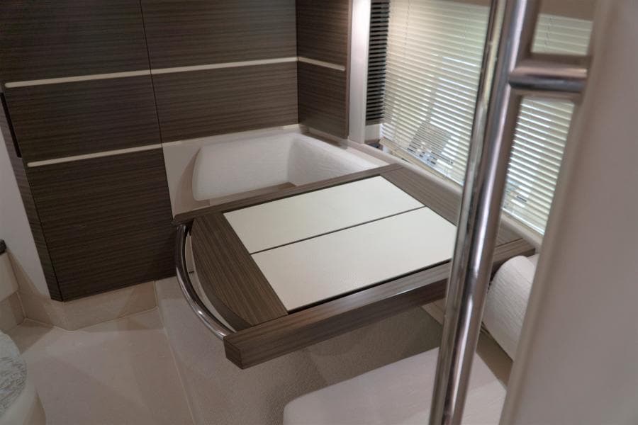 2013 Azimut FLY54