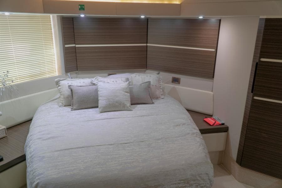2013 Azimut FLY54