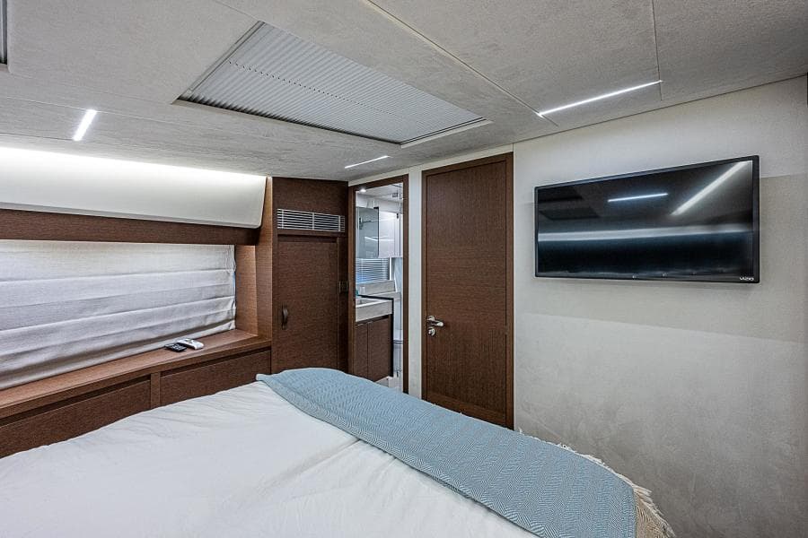 2022 Prestige 520 Fly