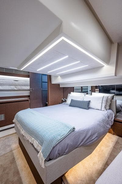 2022 Prestige 520 Fly