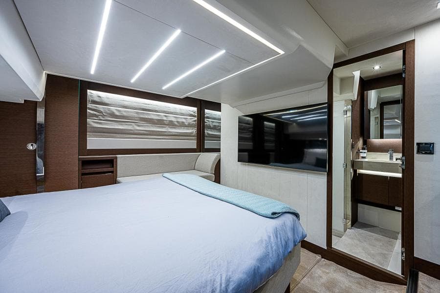 2022 Prestige 520 Fly
