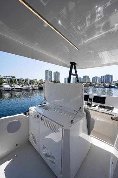 2022 Prestige 520 Fly