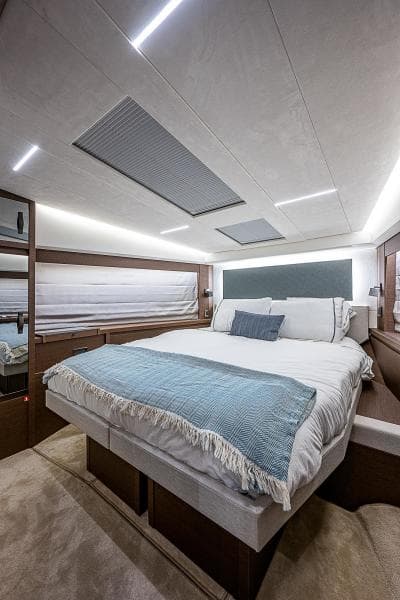 2022 Prestige 520 Fly