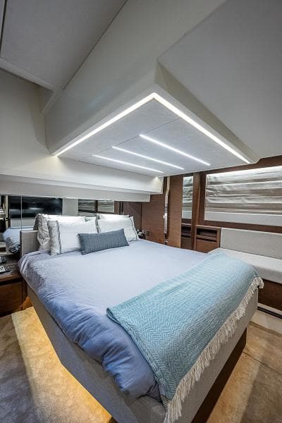 2022 Prestige 520 Fly