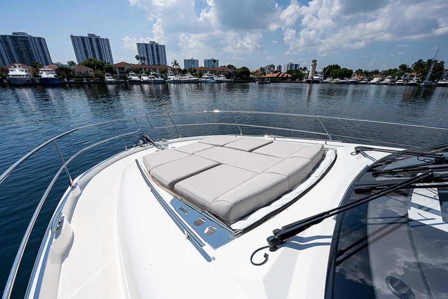 2022 Prestige 520 Fly
