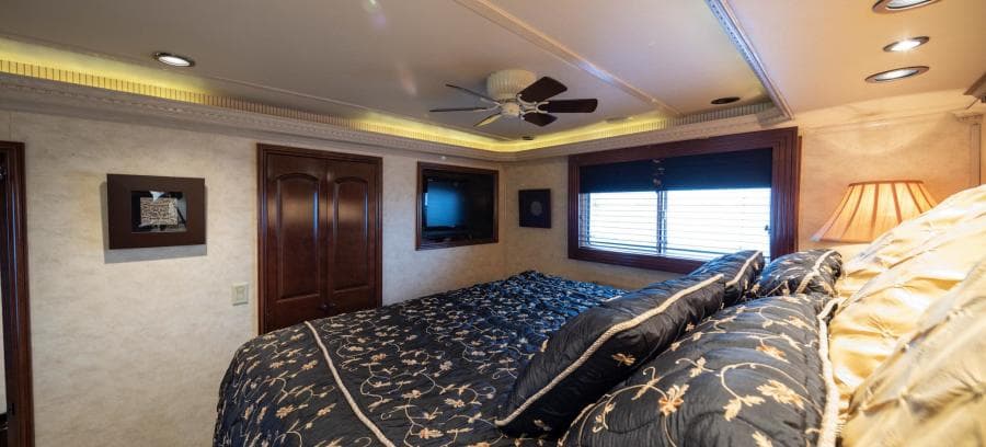 2008 Fantasy 82 Coastal Yacht