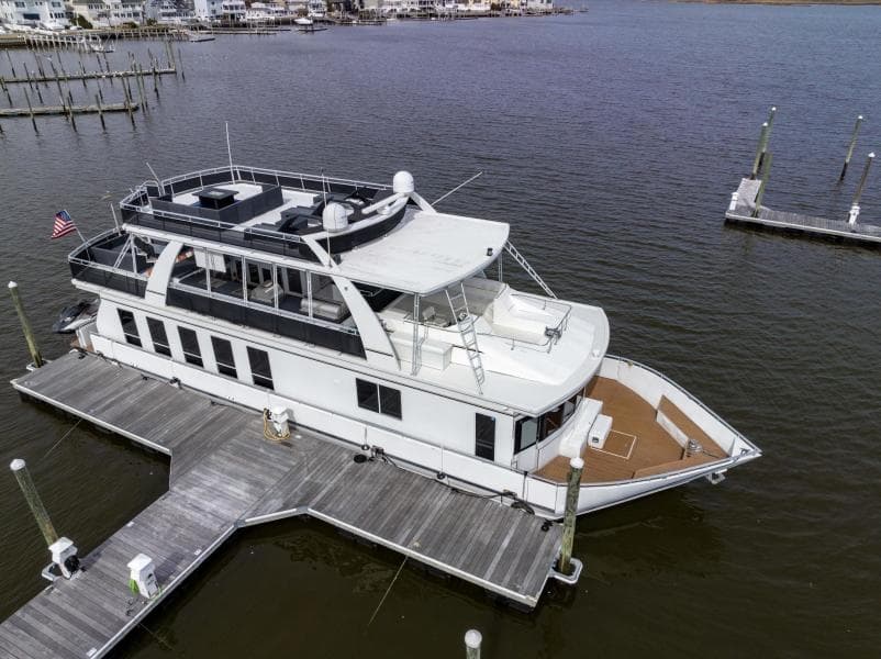 2008 Fantasy 82 Coastal Yacht