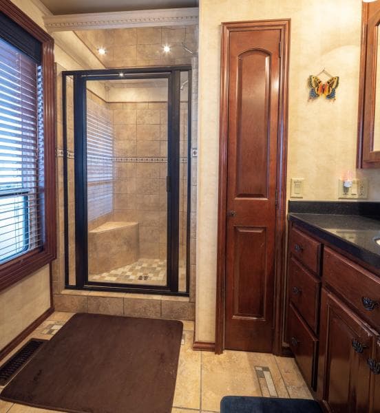 2008 Fantasy 82 Coastal Yacht