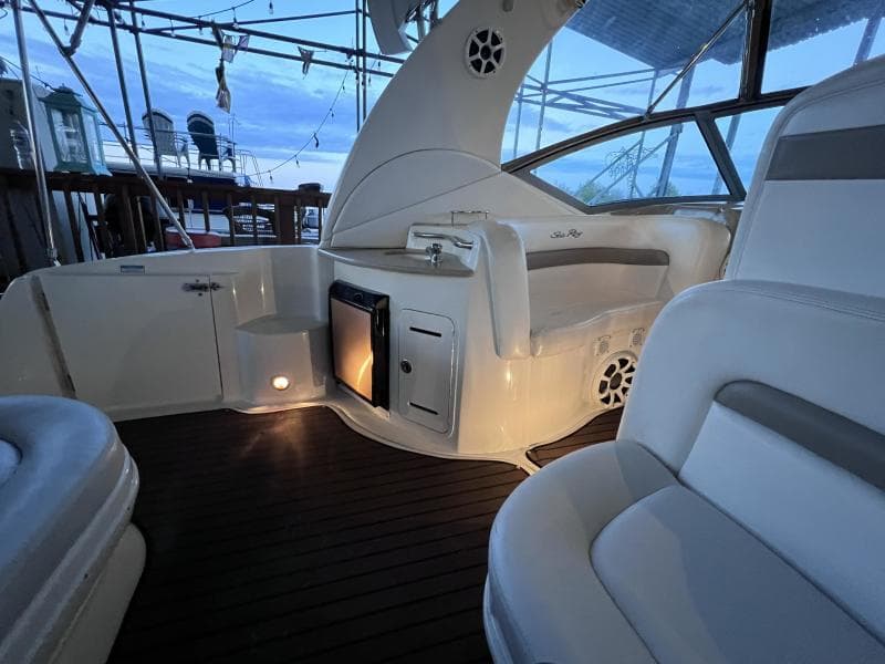 2005 Sea Ray Sundancer 320