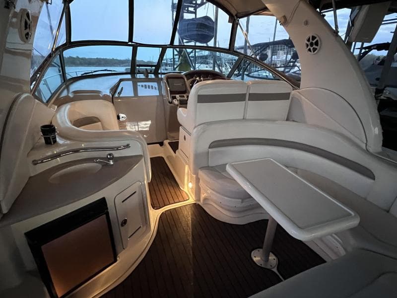 2005 Sea Ray Sundancer 320