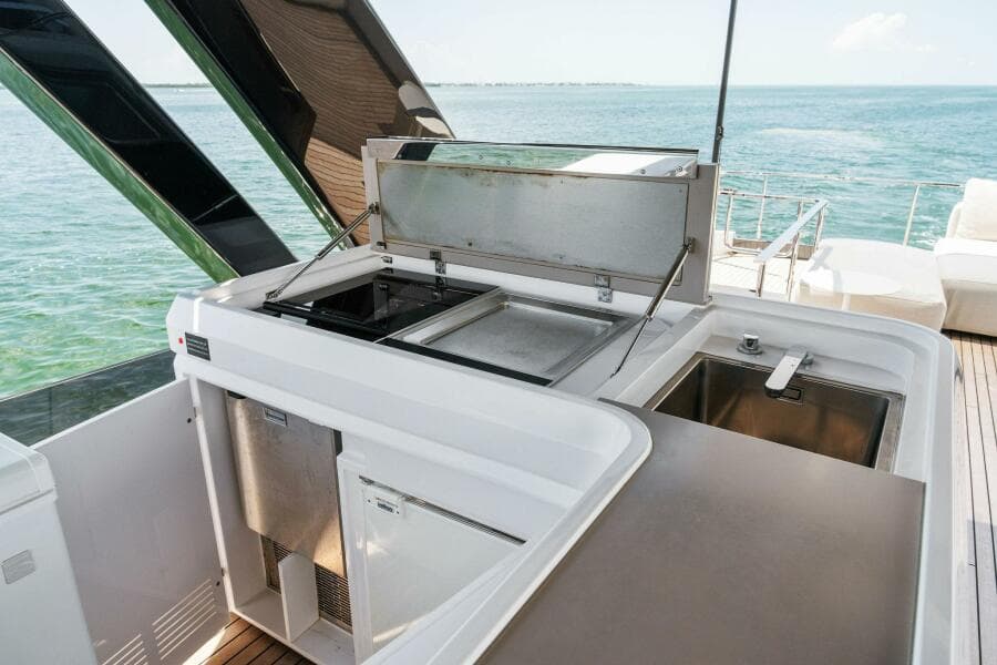 2023 Ferretti Yachts 780