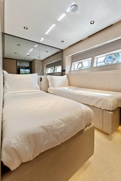 2023 Ferretti Yachts 780