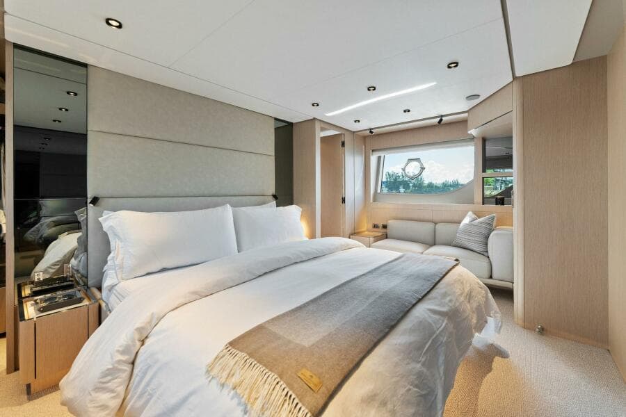 2023 Ferretti Yachts 780