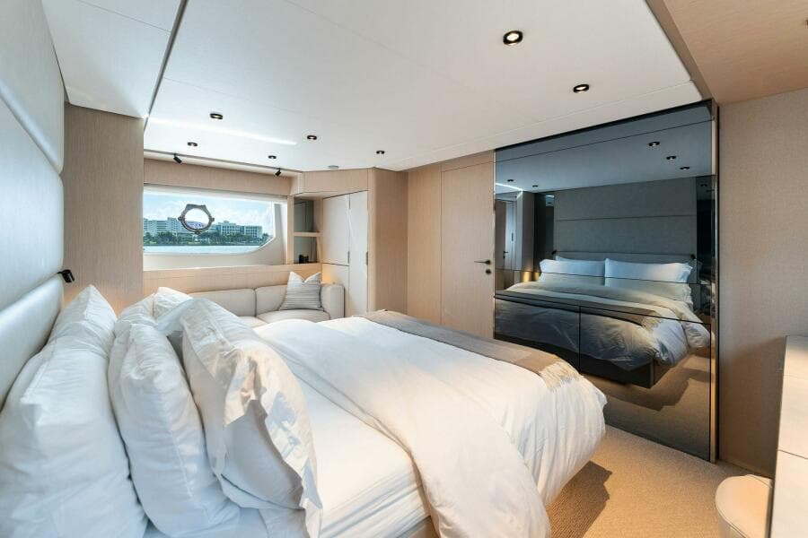 2023 Ferretti Yachts 780