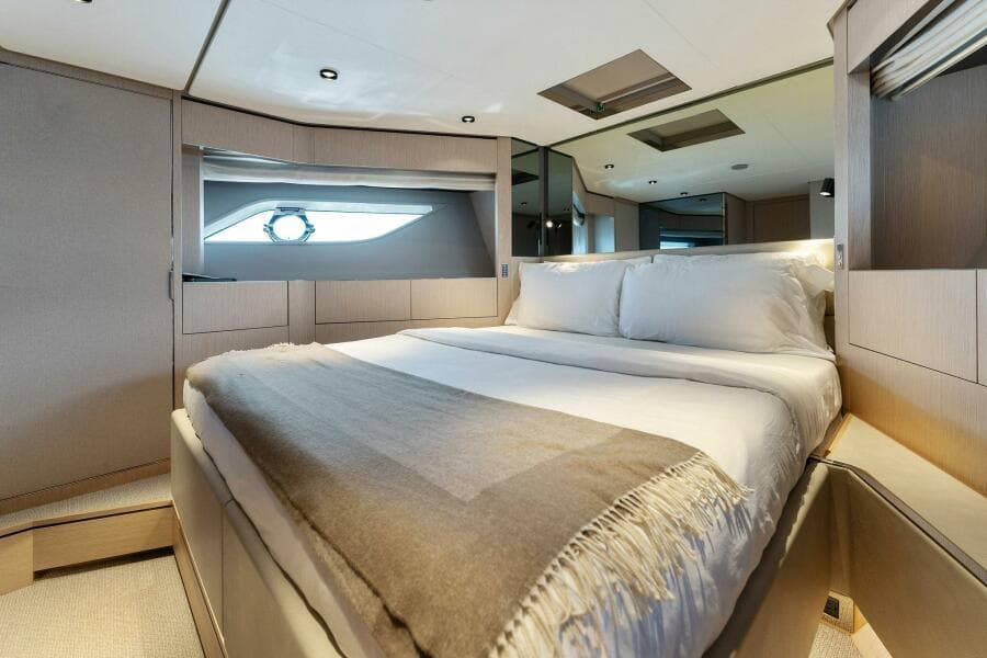 2023 Ferretti Yachts 780