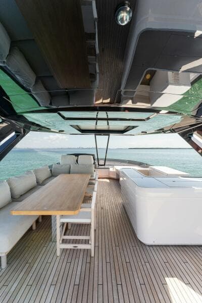 2023 Ferretti Yachts 780