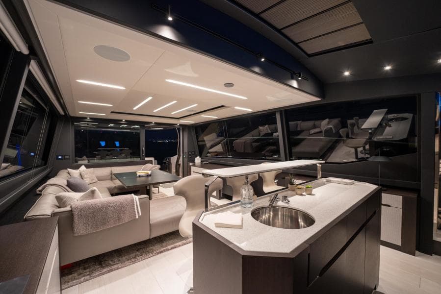 2021 Pershing 8X