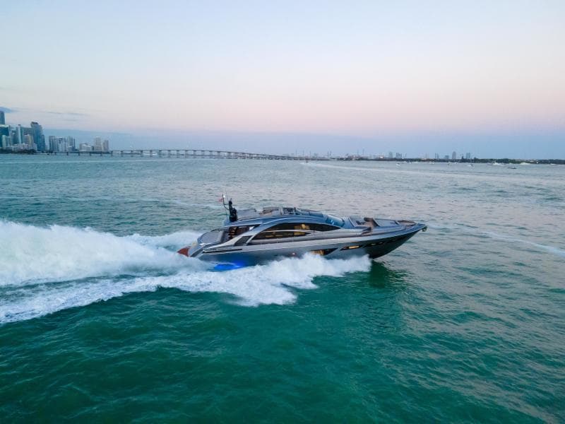2021 Pershing 8X