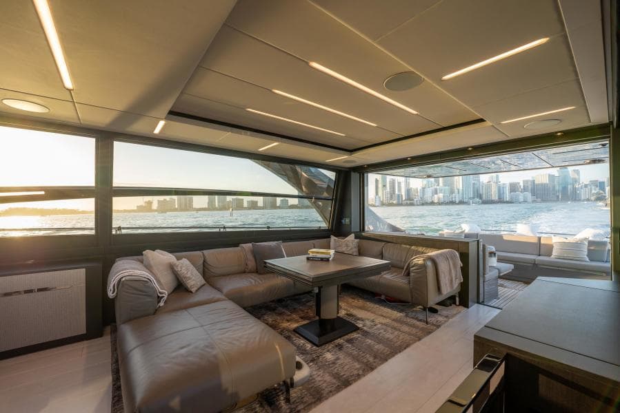 2021 Pershing 8X