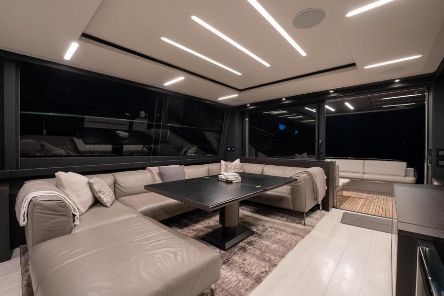 2021 Pershing 8X