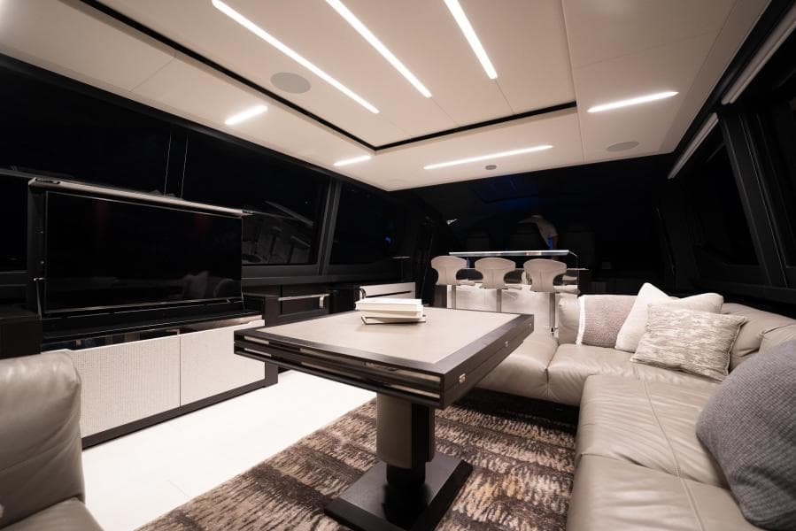 2021 Pershing 8X